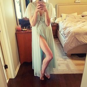 AMAZING vintage powder blue nightgown and robe